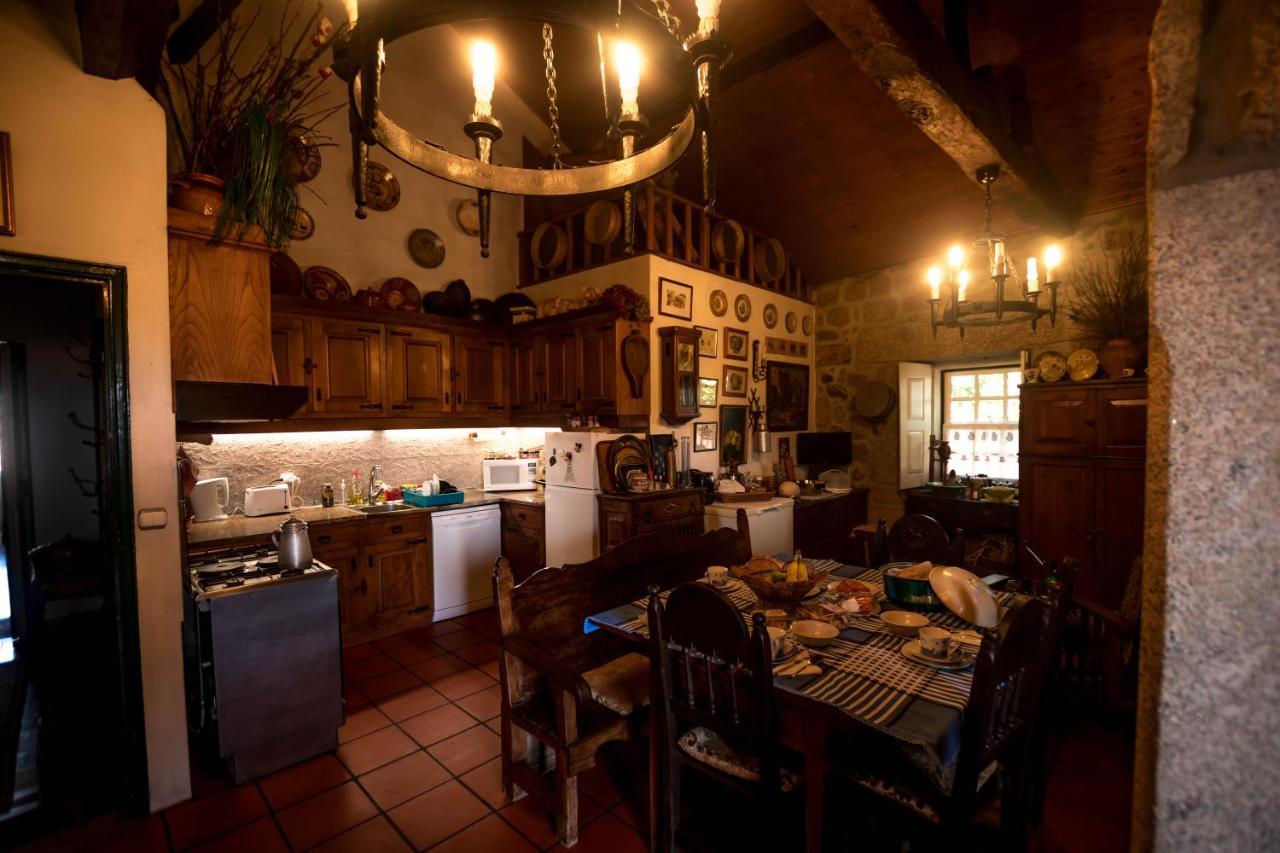 Solar Dos Carvalhos Bed & Breakfast Sernancelhe Bagian luar foto
